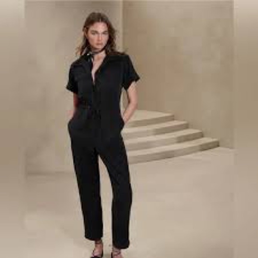 Banana Republic Utility Short Sleeve Jumpsuit in Black Size Large Petite